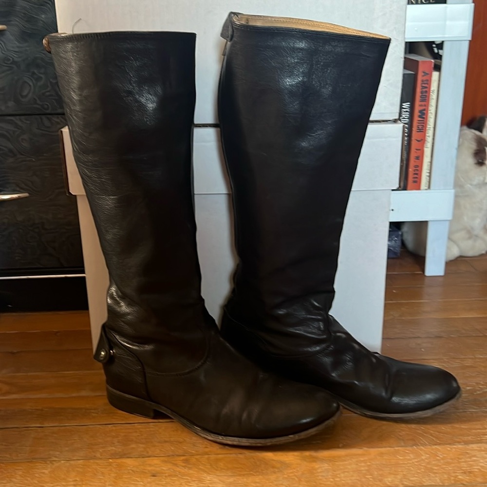Frye Riding Boots Size 10 B  Pre loved Please view photos for any imperfections